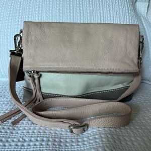 NWT Roots Emma Bag Prince